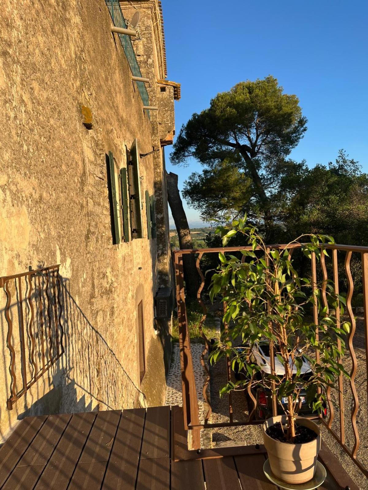 La Pinede, Logement Privatif Au Chateau Aumes Exterior foto
