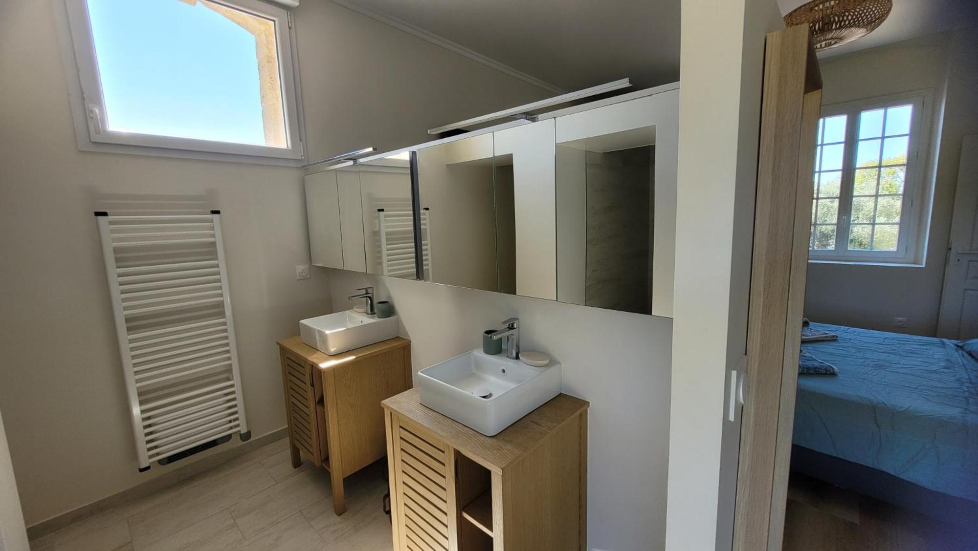 La Pinede, Logement Privatif Au Chateau Aumes Exterior foto